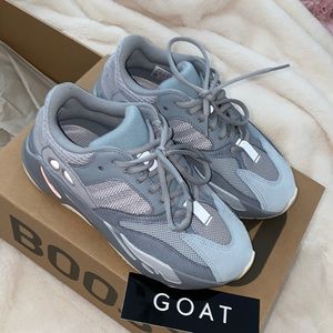 YEEZY BOOST INERTIA 700